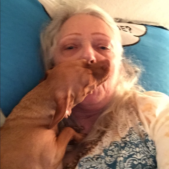 Meet your Posher, Pamela - Picture 1 of 3